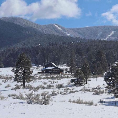 Modern Mountain-View Angel Fire Cabin With Hot Tub! Villa Exterior photo