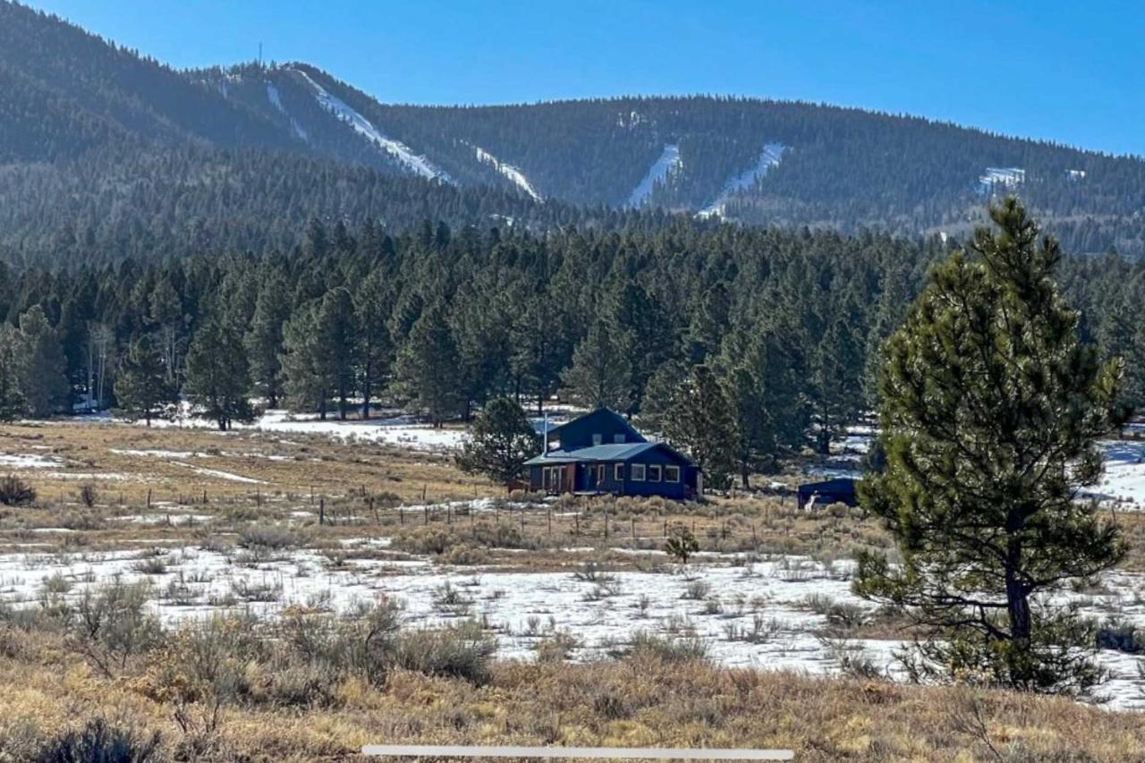 Modern Mountain-View Angel Fire Cabin With Hot Tub! Villa Exterior photo